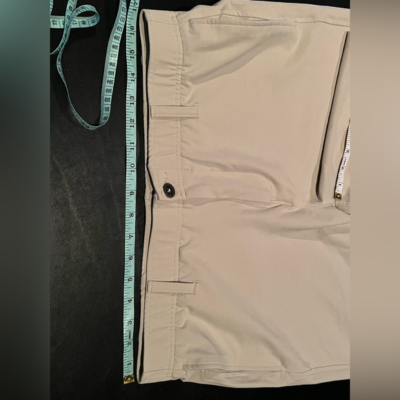 Under Armour Khaki Shorts - Picture 11 of 11